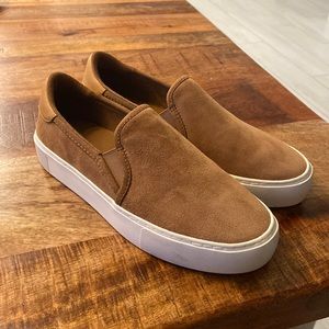NWOT UGG slip ons